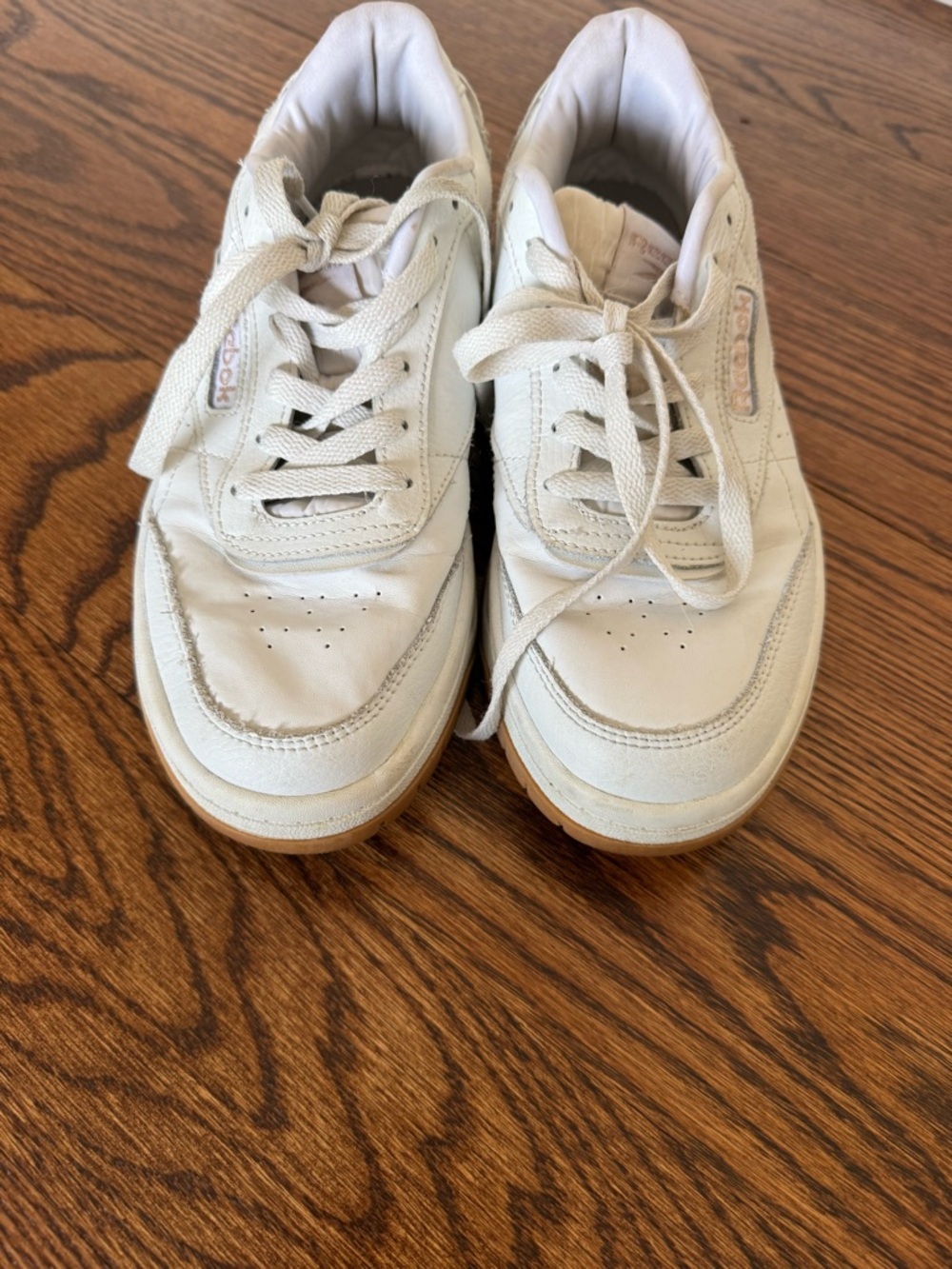 Reebok Womens White Sneakers with Gum Sole - Picture 5 of 5